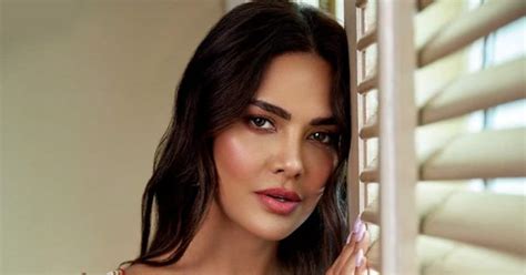 esha gupta nude|Esha Gupta Breaks the Internet With Topless Photoshoot, Fans。